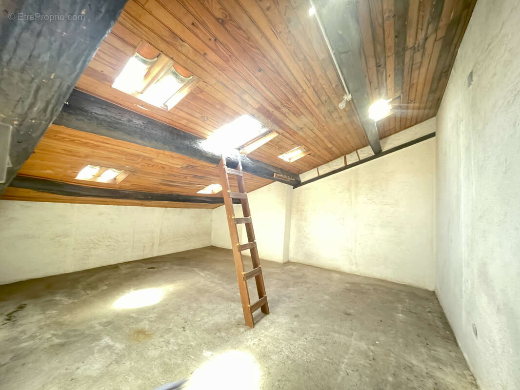 Collobrieres maison de village beaux volumes - photo 5