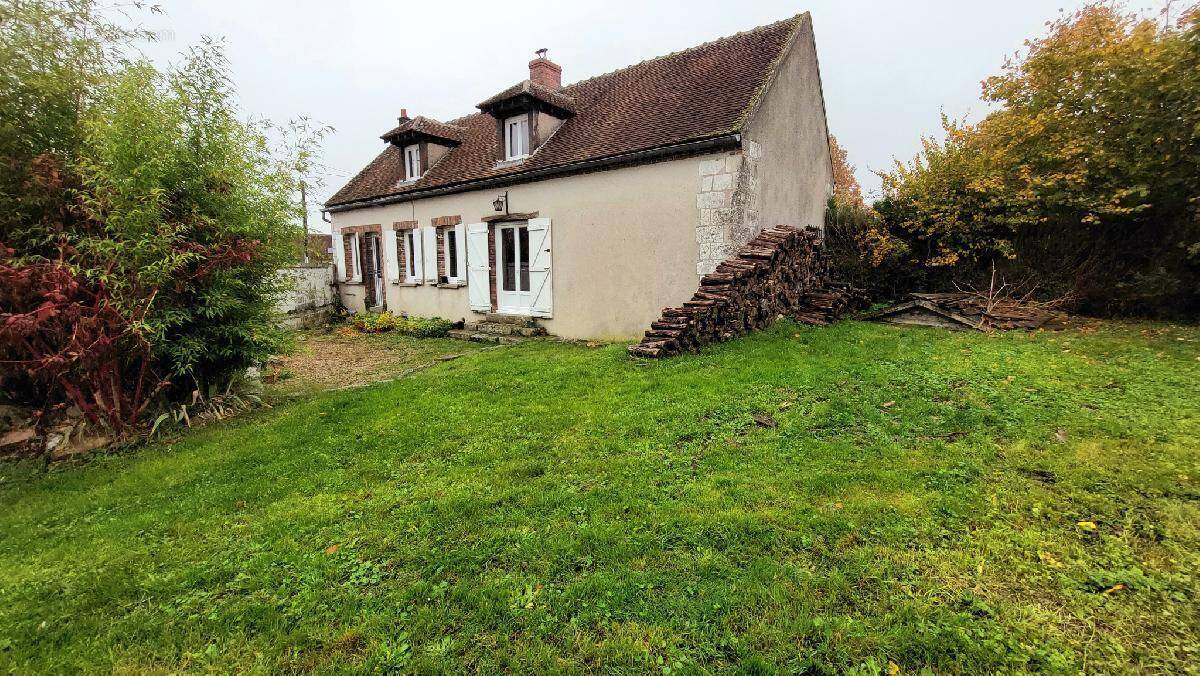 Maison à THORIGNY-SUR-OREUSE