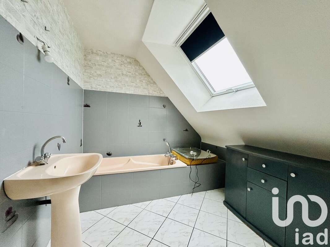 Photo 9 - Maison à SAINT-SULPICE-DE-POMMERAY