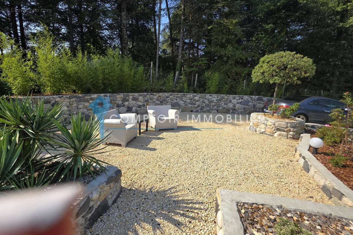 07 - jaujac - propriete en pierres  - 2 logments - sur 1774 m2  de terrain - photo 14