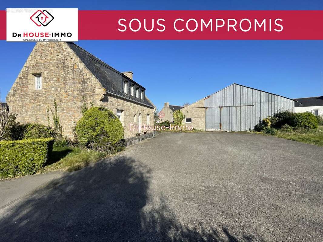 Maison à KERLOUAN