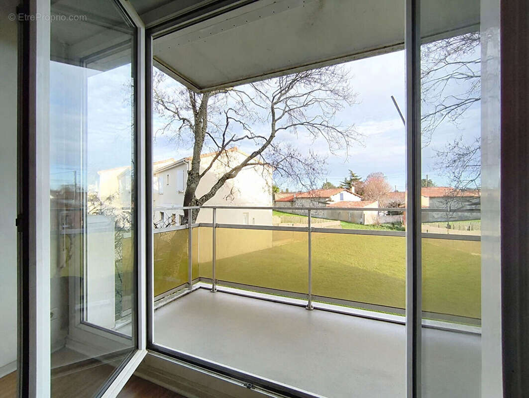 T4 avec Balcon/Parking - 73m2 - COGNAC - photo 4