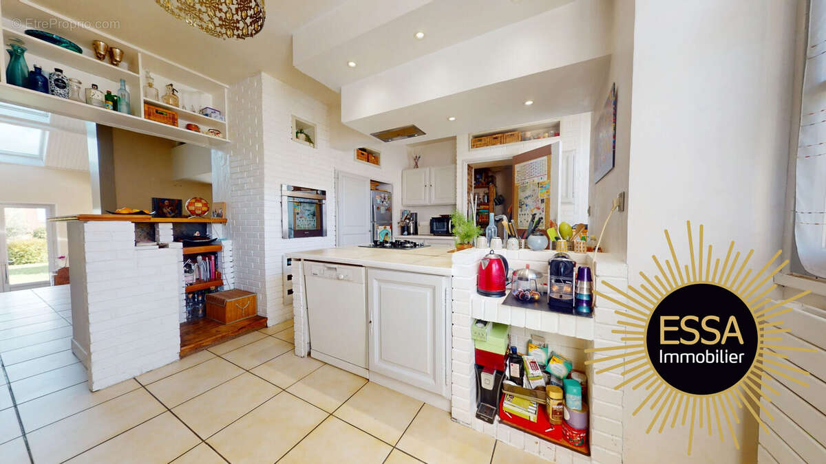 Maison à FEUCHEROLLES