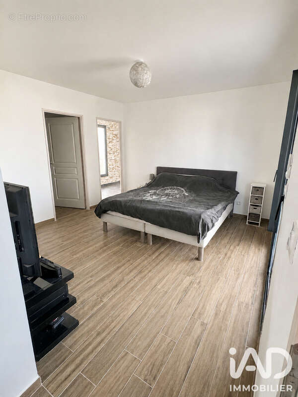 Maison 157 m² à Montpon-Menesterol  - photo 8