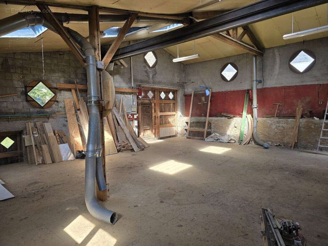 Atelier rénovable en habitation + Garage et terrain - Pont de Salars - photo 10