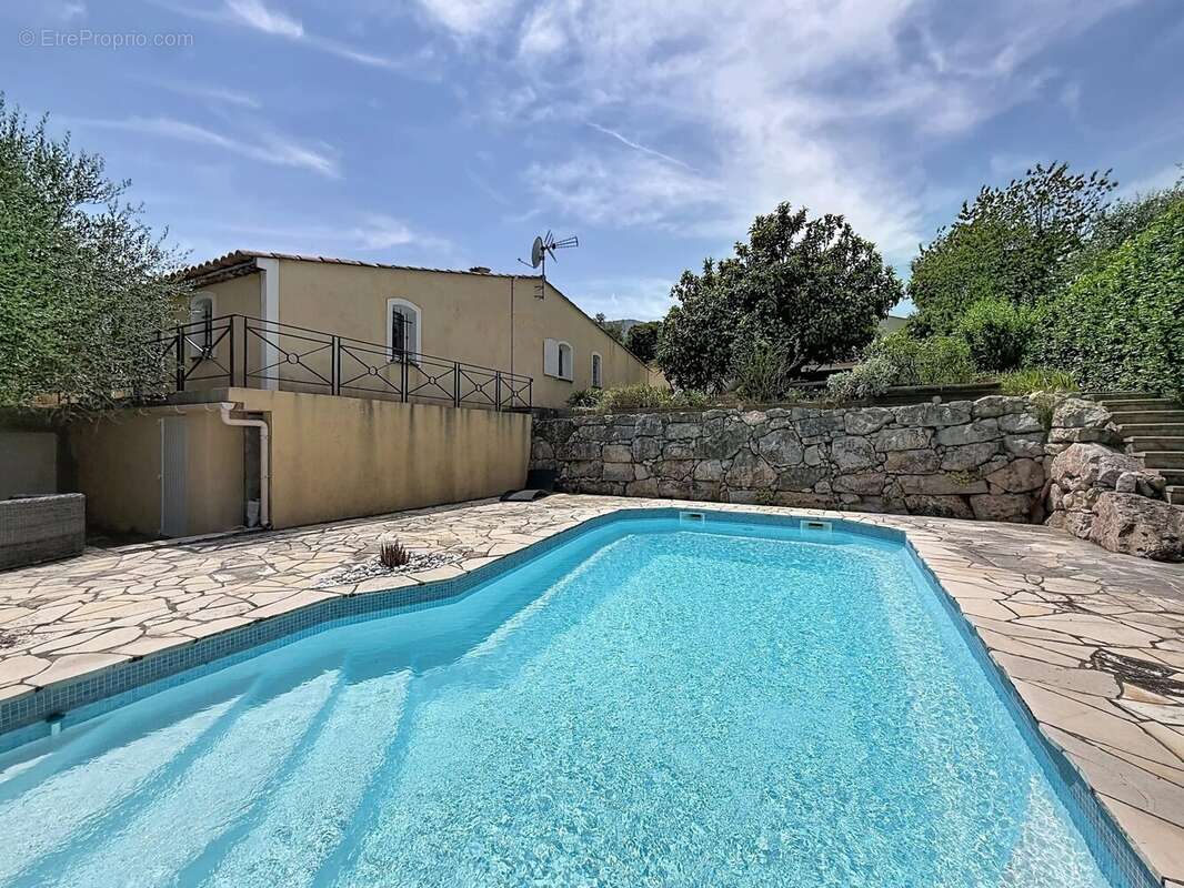 Maison à SAINT-MARTIN-DU-VAR