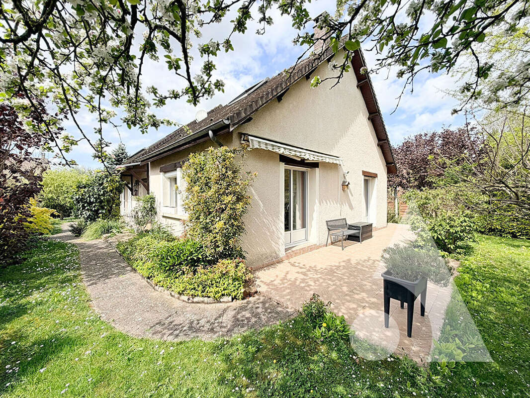 Maison à SAINT-JULIEN-LES-VILLAS