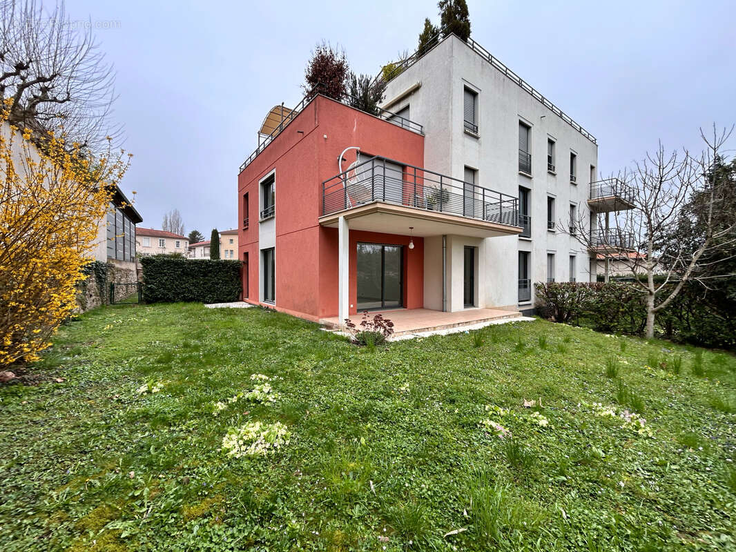Appartement à LIMAS