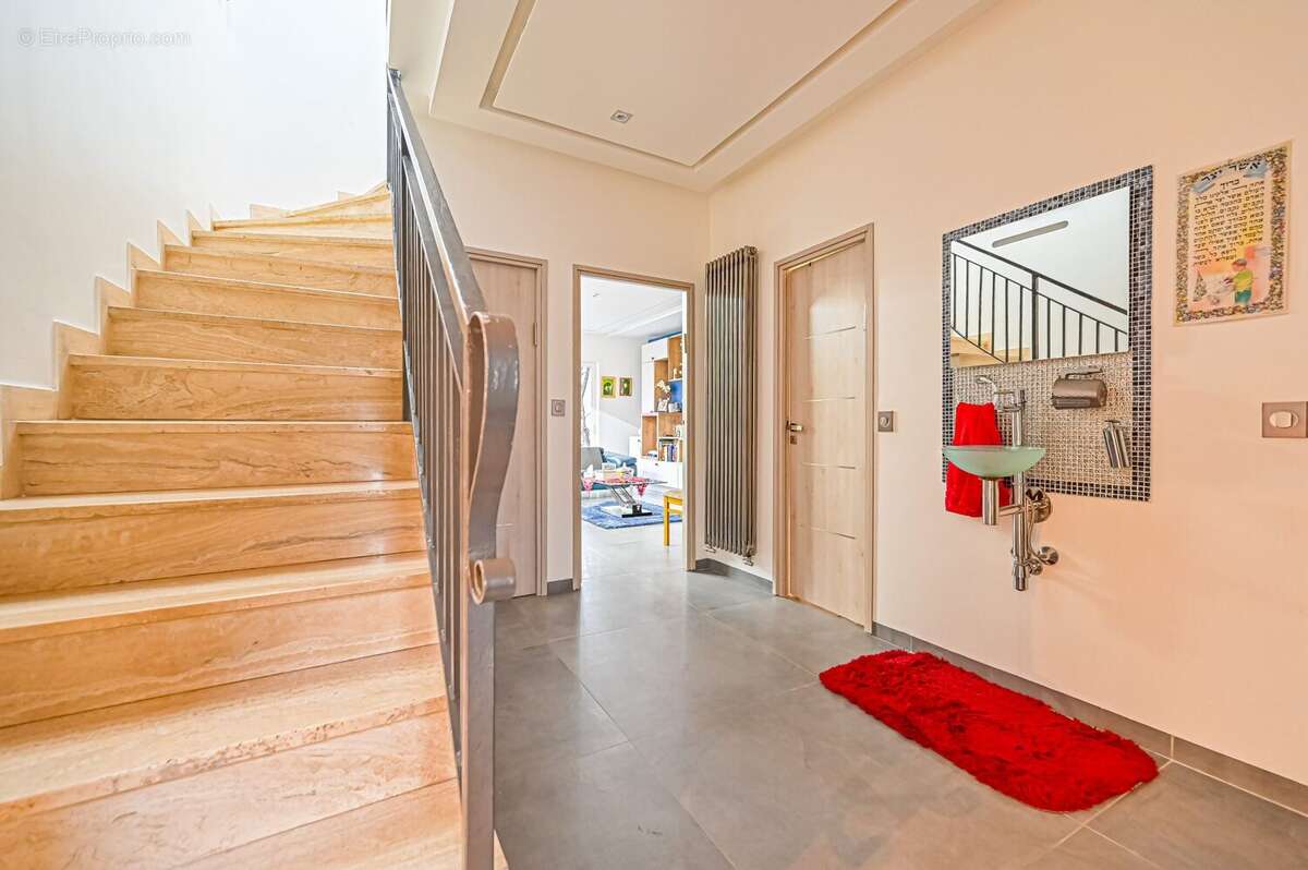 Maison à BONNEUIL-SUR-MARNE