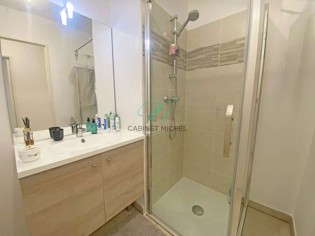 Appartement à ROQUEFORT-LES-PINS