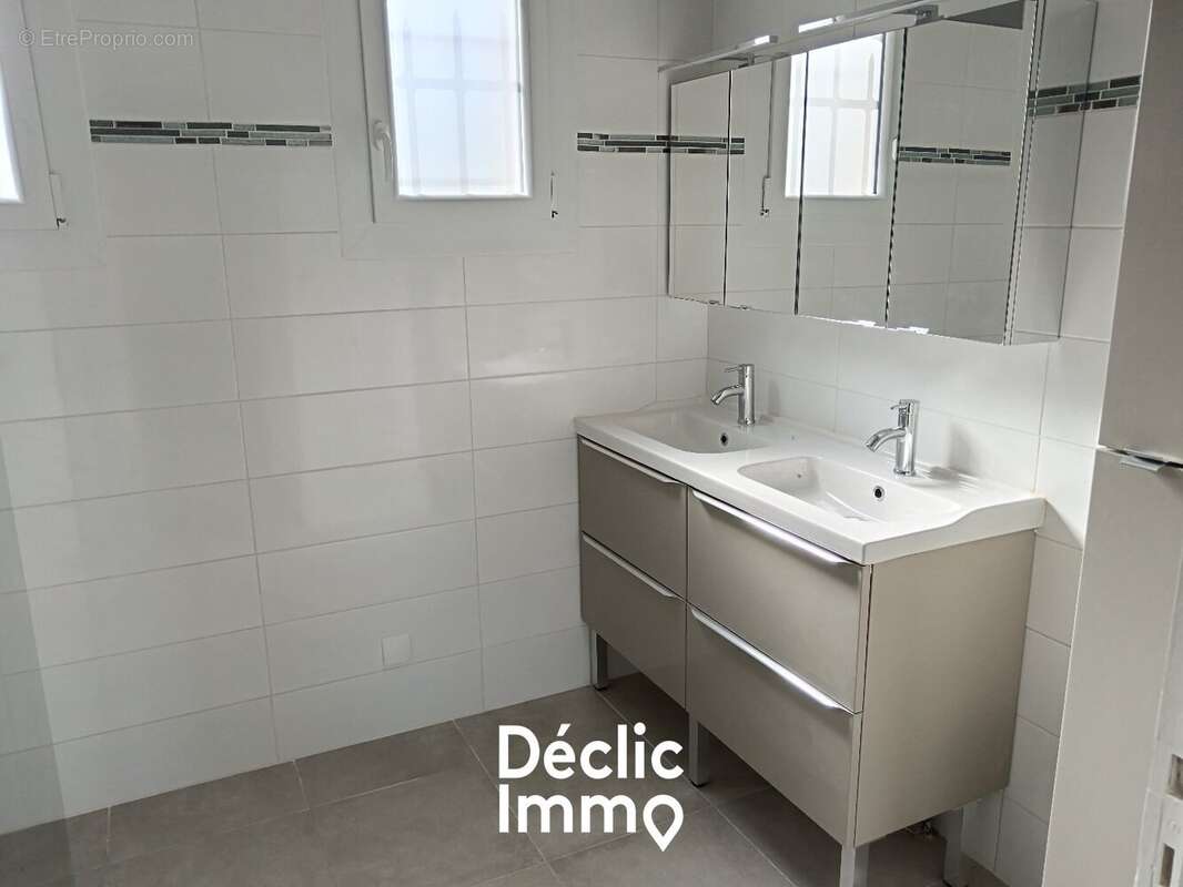 Maison à BRIZAMBOURG