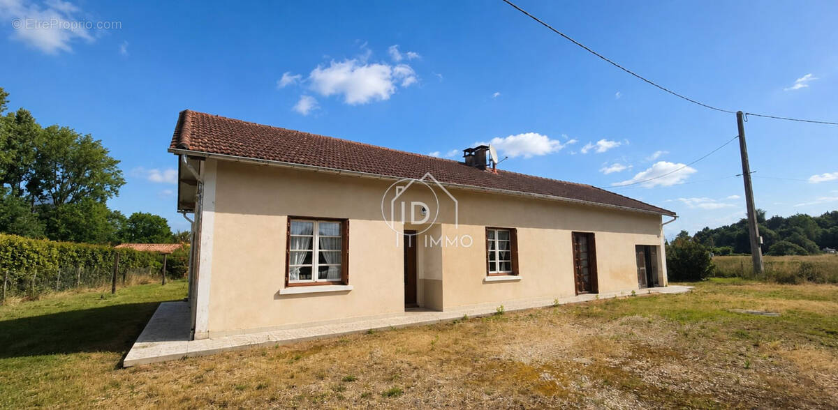 Maison à MONTPON-MENESTEROL