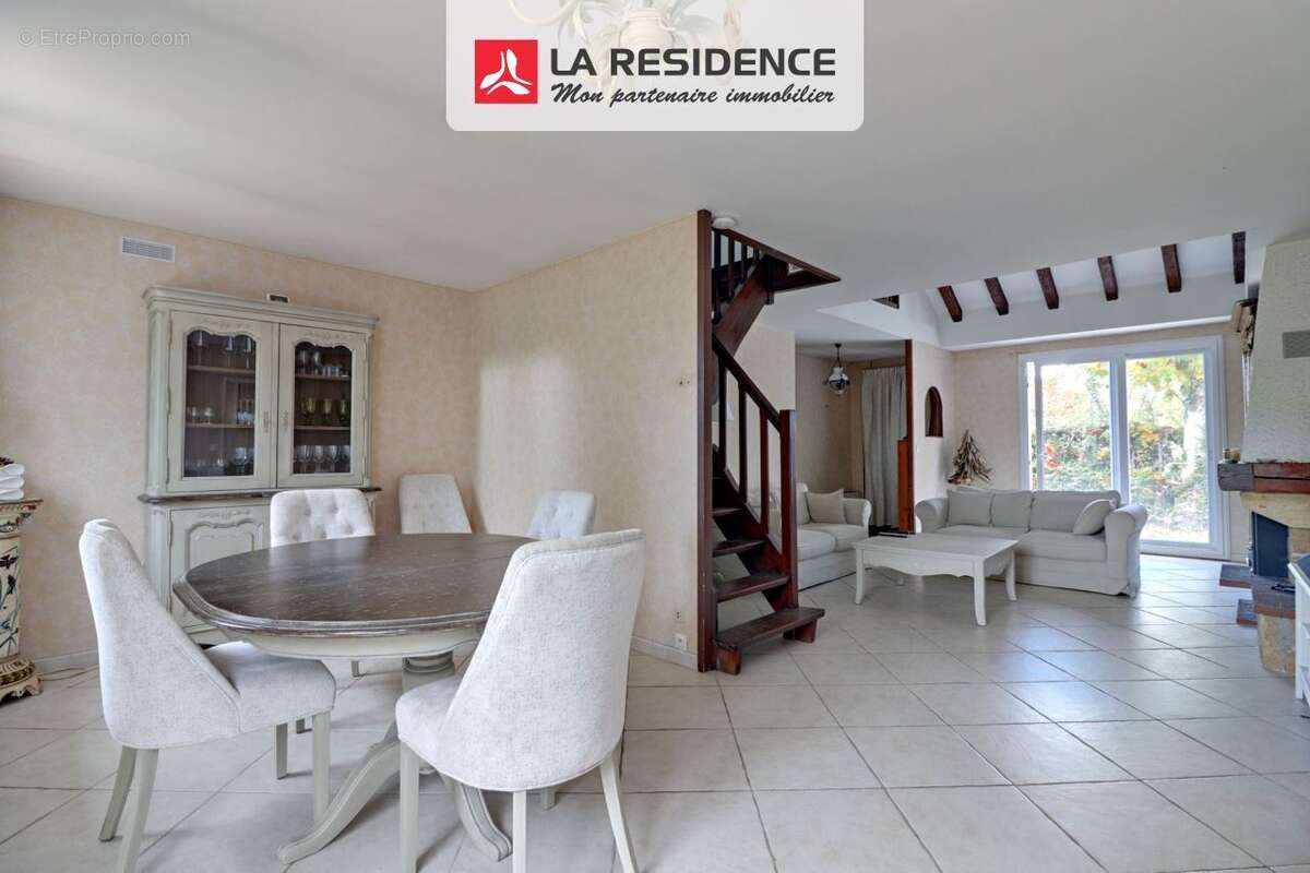 Maison à MAREIL-SUR-MAULDRE