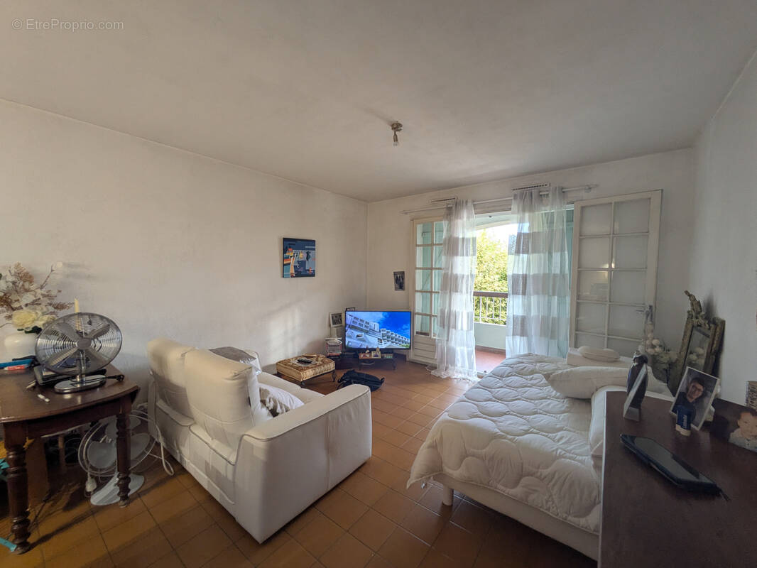 Appartement à SIX-FOURS-LES-PLAGES