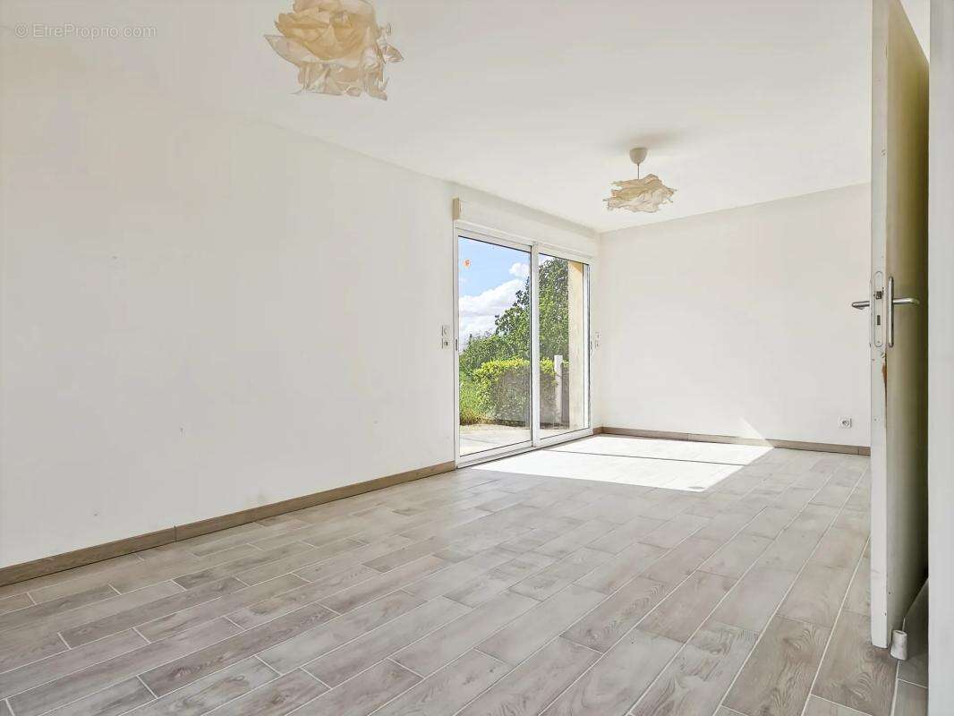 Appartement à PEYRIERE