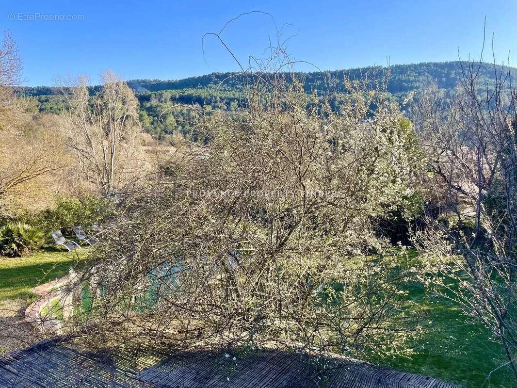 Maison à VILLECROZE