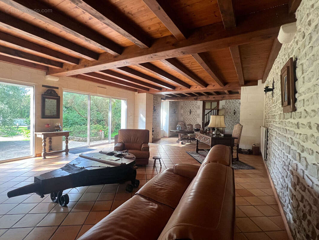 Maison à TONNAY-CHARENTE