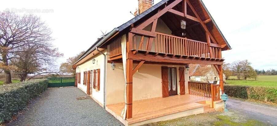 Maison à NOUZERINES