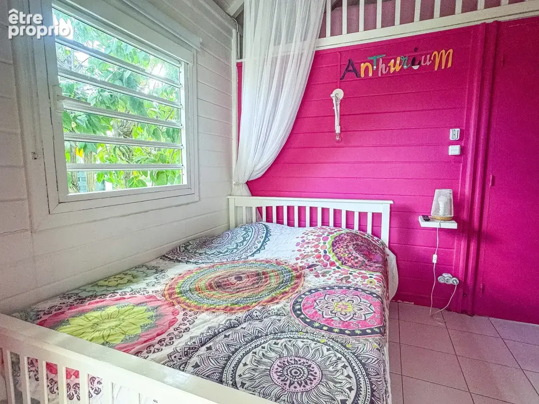 Bungalow coloré avec terrasse au cœur d’un jardin tropical - photo 6