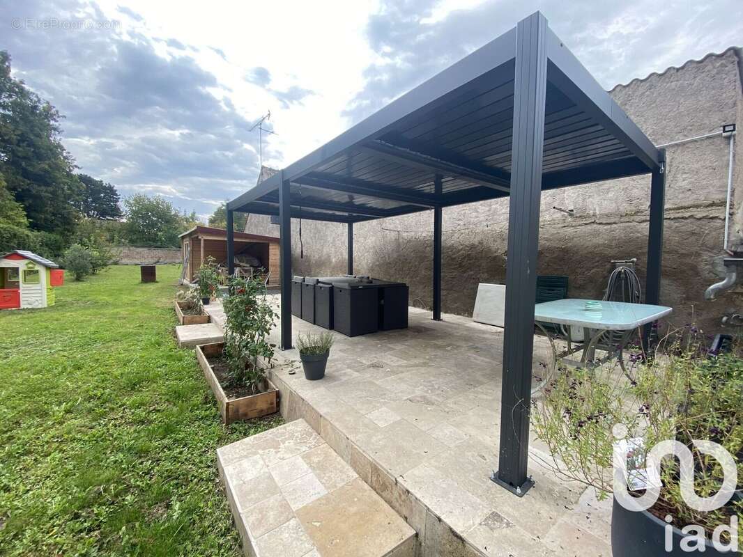 Photo 2 - Maison à VILLEBLEVIN