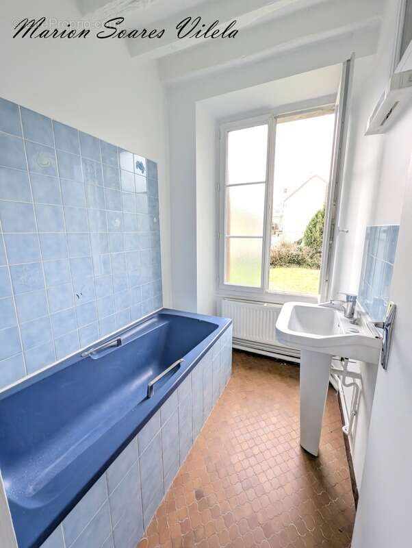 Ensemble immobilier de 2 maisons accolées sur plus de 900 m² à Provins même - photo 8