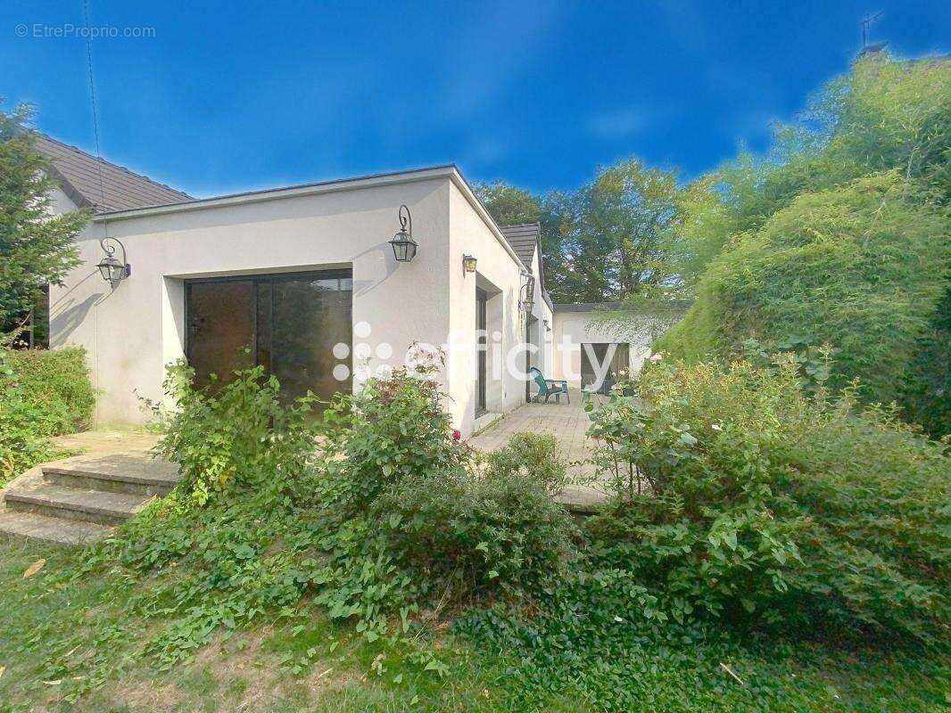 Maison à OZOIR-LA-FERRIERE