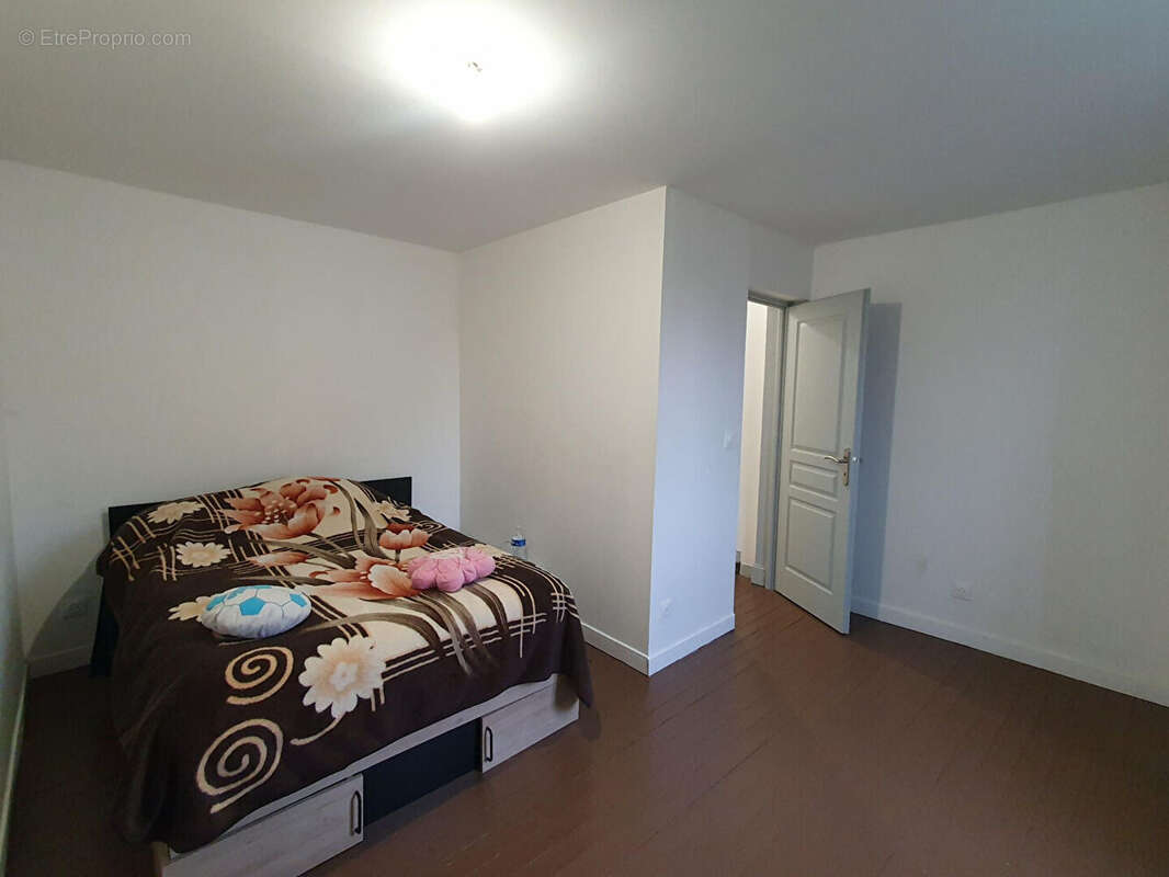 Maison à ORIGNY-SAINTE-BENOITE