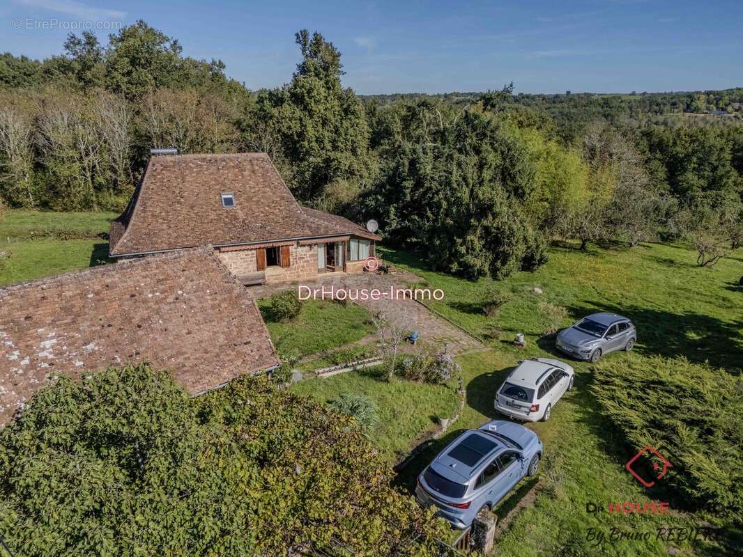 Maison à HAUTEFORT
