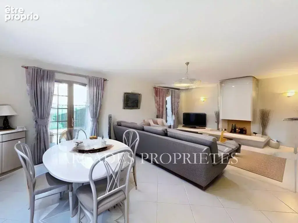 Élégante maison familiale avec piscine au cœur de bègle - photo 4