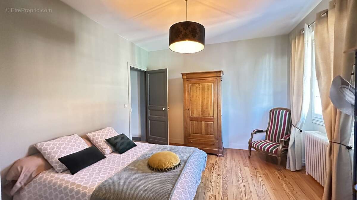 Maison de maitre de type t9 de 203 sur une parcelle de 1527 m2 - photo 22