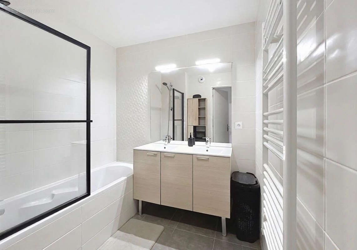 DOUSSARD - Appartement T4 lumineux avec jardin - photo 5