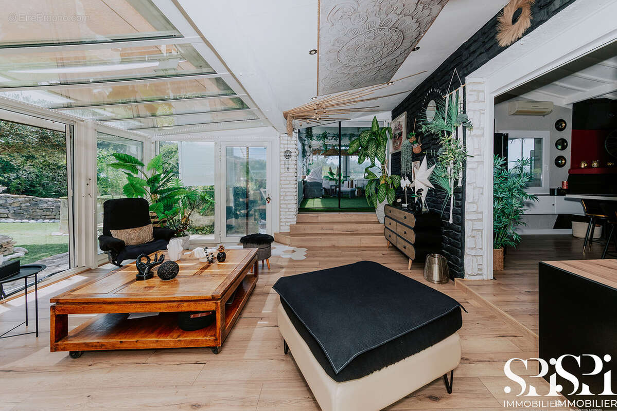 Maison avec piscine à vendre à Sainte-Anastasie-sur-Issole   Havre de paix sans vis-à-vi - photo 8