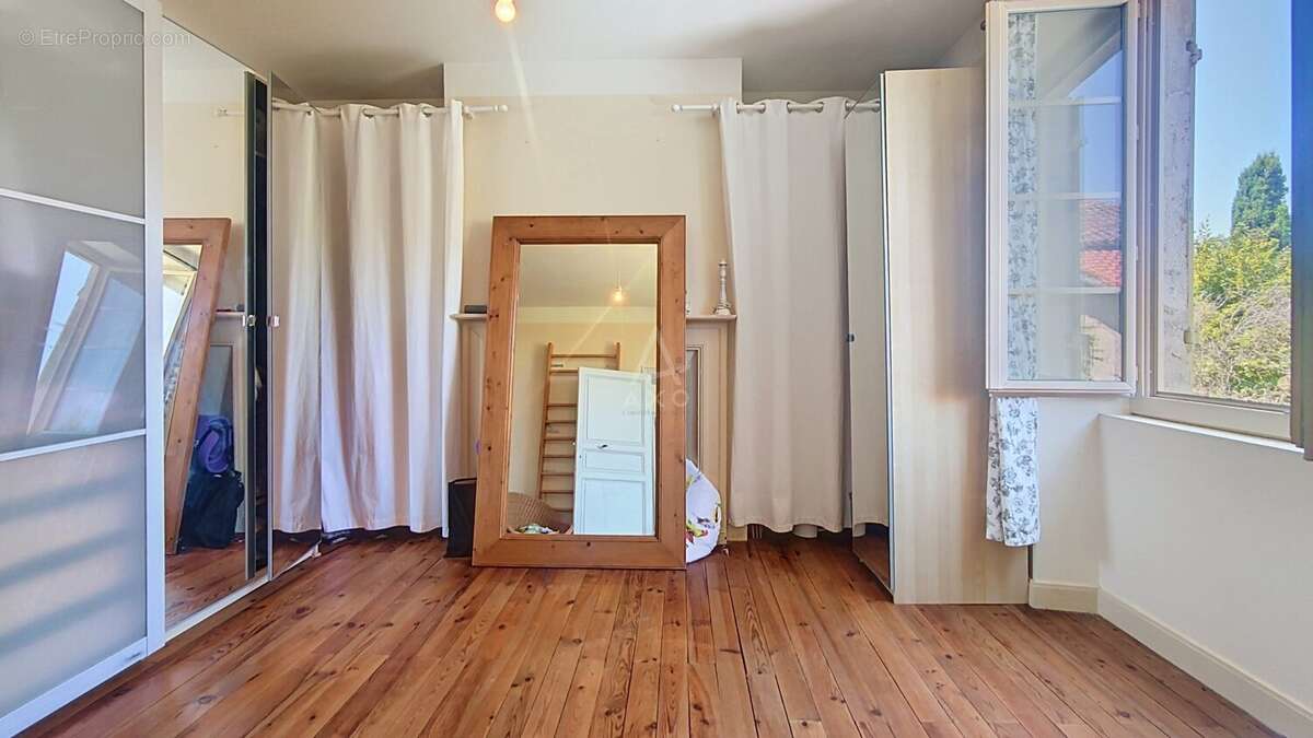 Ancien presbytère de caractère entièrement rénové de 198 m² habitables avec jardin à Labastide-d'Armagnac** - photo 10