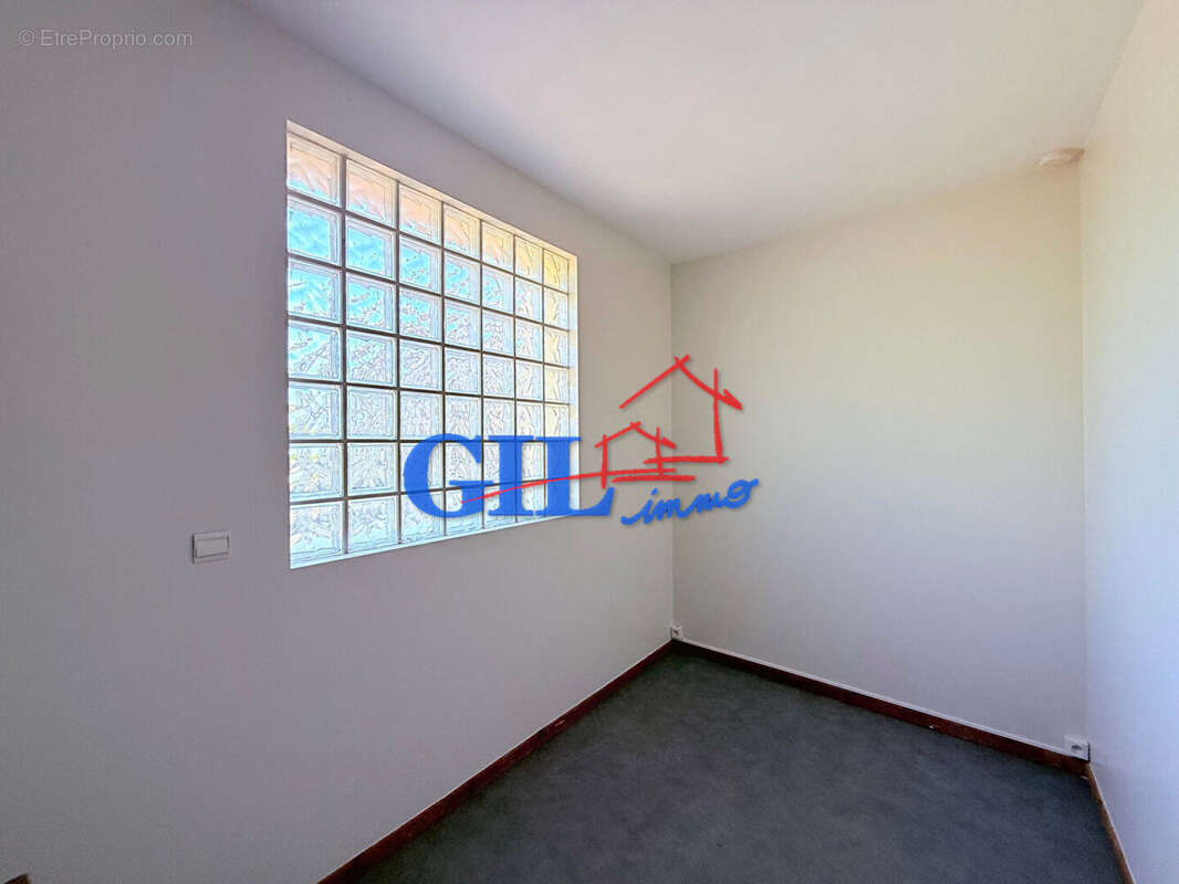 Maison à SAVIGNY-LE-TEMPLE