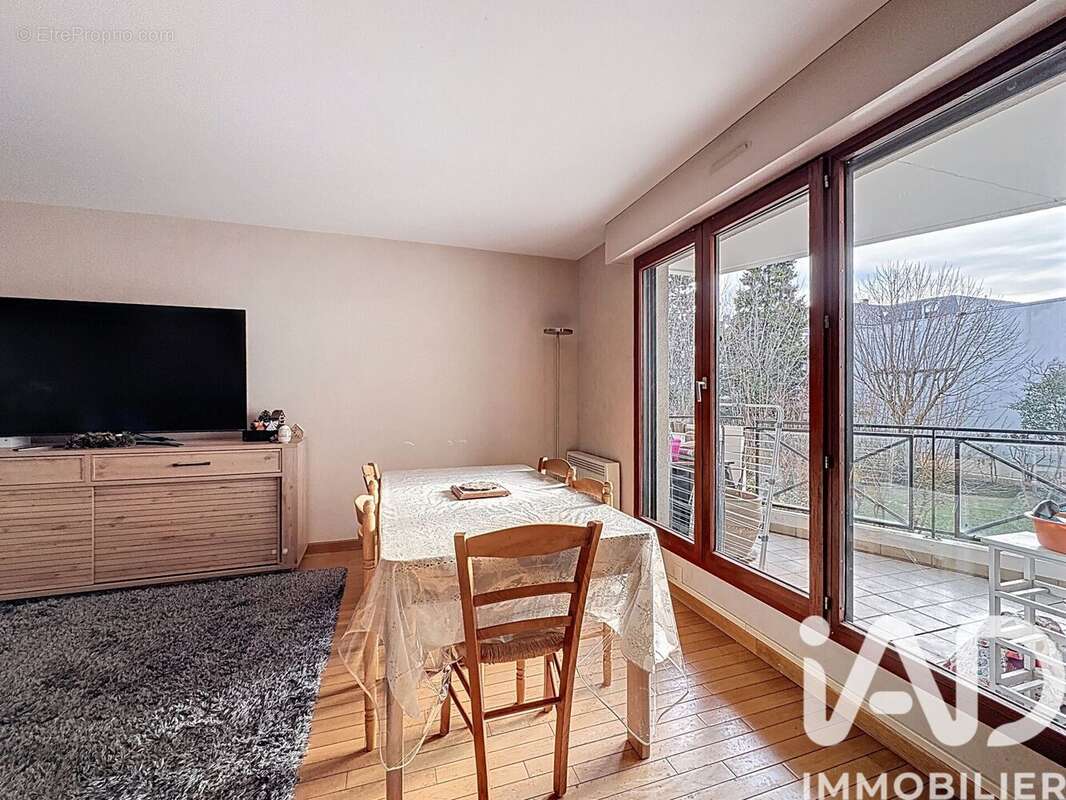 Photo 3 - Appartement à LA GARENNE-COLOMBES