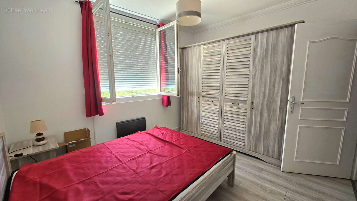 Appartement à SOLLIES-PONT
