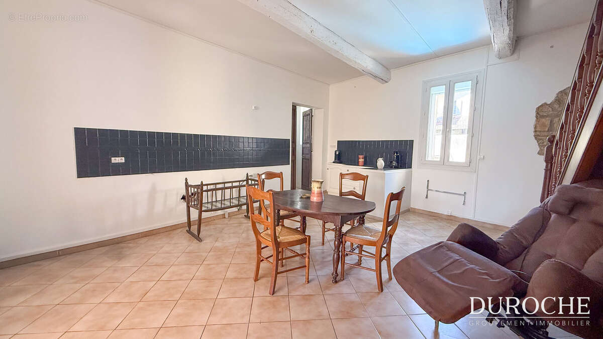 Maison à MORNAS