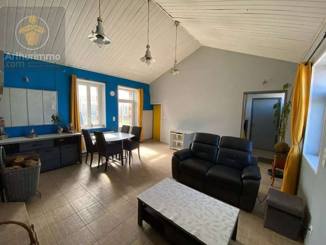 Maison à SALLERTAINE