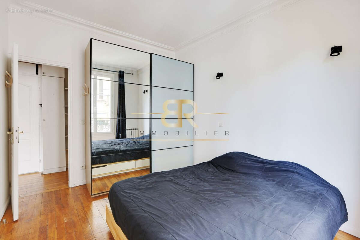 Appartement à PARIS-14E