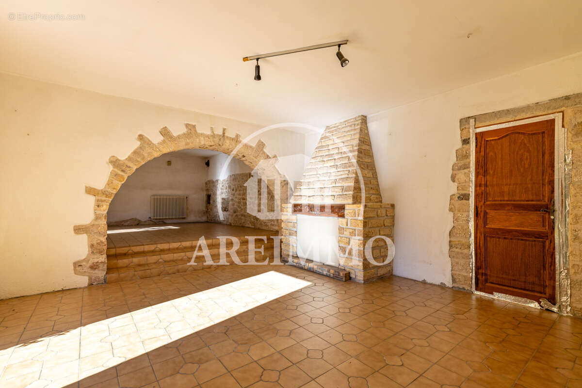 Maison à SAINT-MARTIN-DE-LONDRES