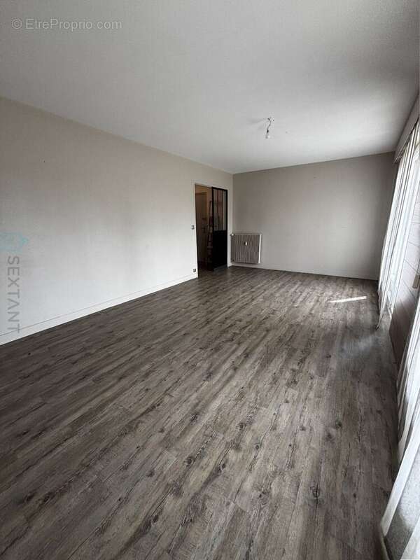 Appartement à LE MESNIL-ESNARD
