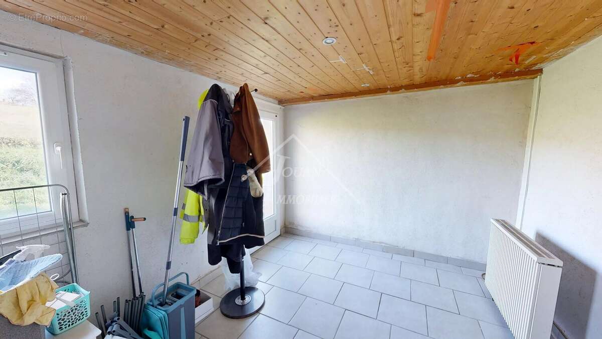 Maison à NEUILLY-LE-REAL