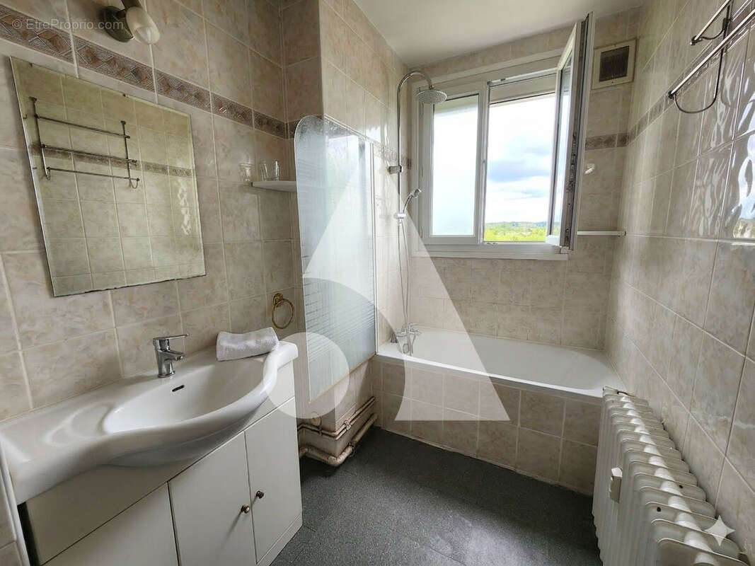 Appartement à MONTCEAU-LES-MINES