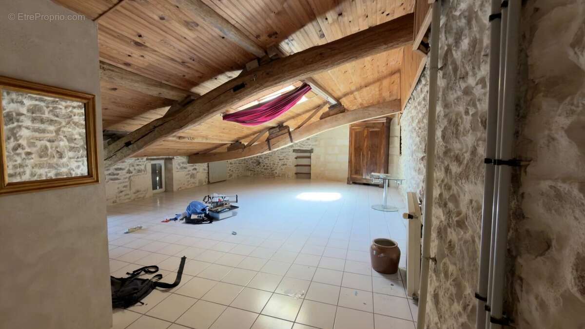 Maison en pierre à Berson - photo 17