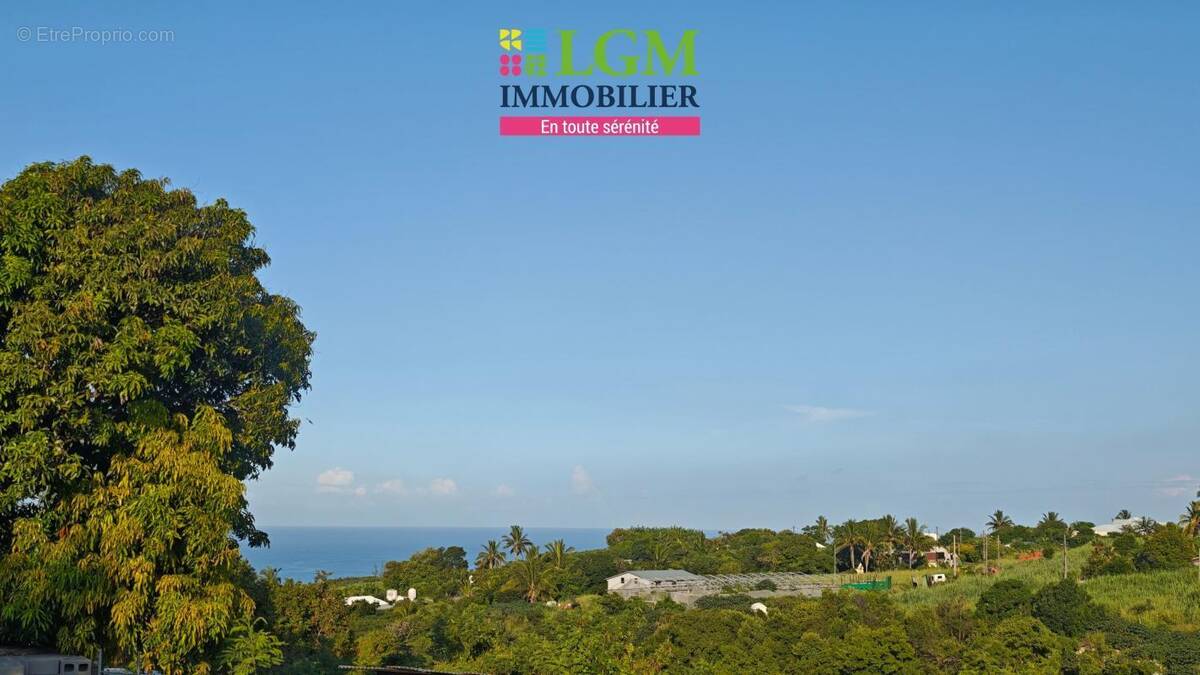 Terrain à SAINT-PIERRE