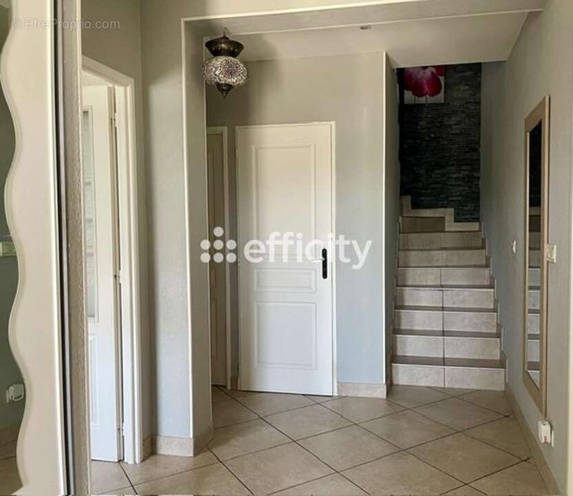 Maison 167 m² à Saint-Maurice-L'exil  - photo 6