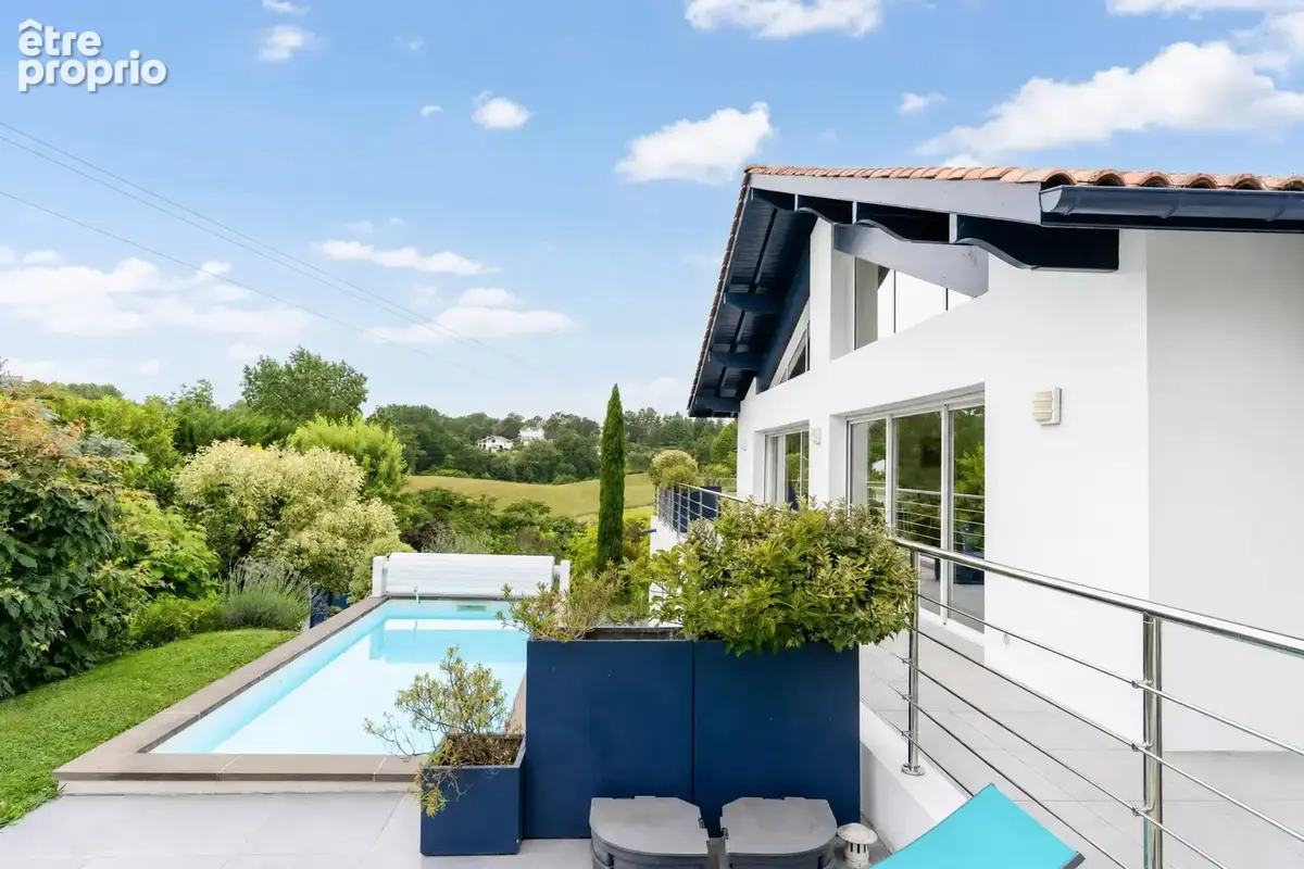 Propriété familiale de 295 m2 avec piscine, vue Rhune et parc paysager de 3 000 m2 - photo 11