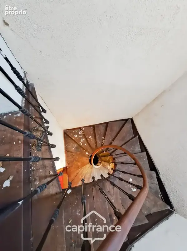 Ancien bar-restaurant avec logement – Fort potentiel au cœur de Châteaumeillant - photo 9