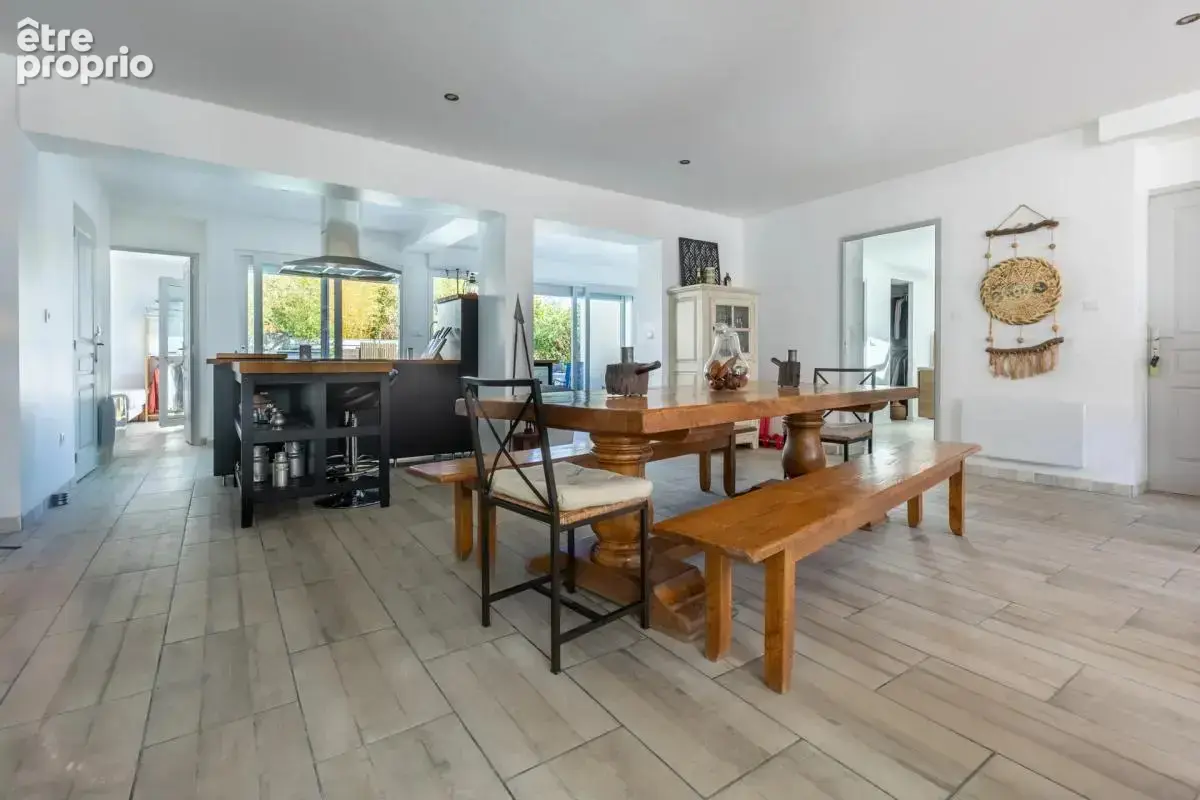 Maison 6 pièces, 155 m² à Nantes avec terrasses, garage, piscine - photo 2