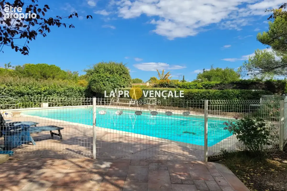 Maison 5 pièces 130 m² à vendre à Greasque (13850) - photo 2